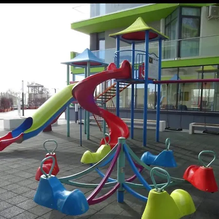 Almaris شقة Năvodari